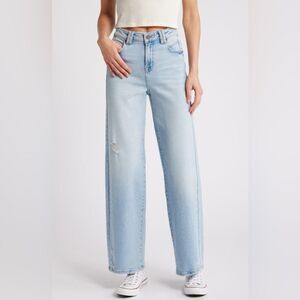 Light Wash Wide Leg Jeans - Women